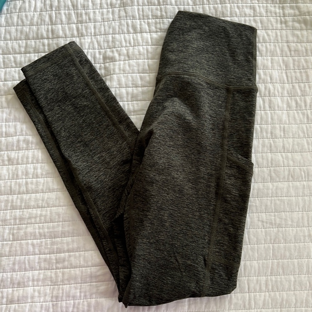 American eagle green leggings with pockets